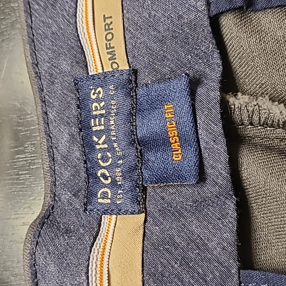 Dockers Lux Signature Classic pleated gray khakis - Picture 14 of 15